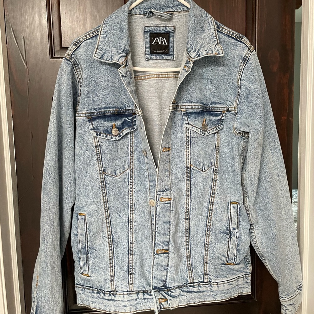 Men’s Zara SZ M basic denim jacket worn 1 time.